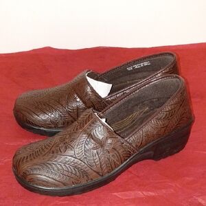 Brown Embossed Women's Shoes